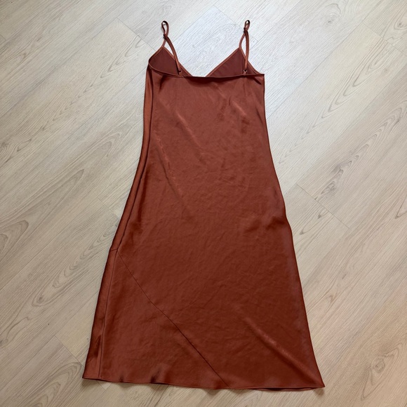 Aritzia Wilfred Only Slip Satin Dress - Picture 6 of 9